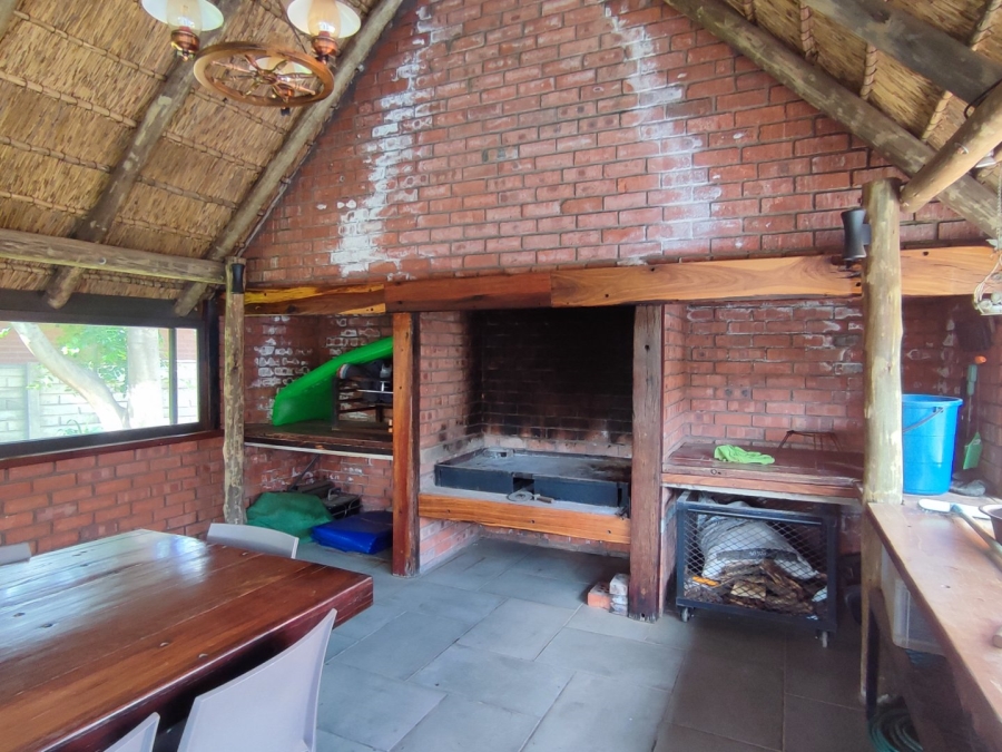 4 Bedroom Property for Sale in Langenhovenpark Free State